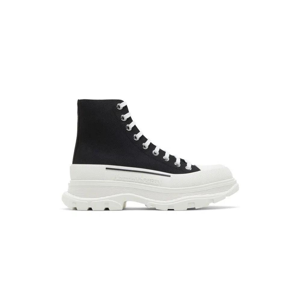 Кроссовки Alexander McQueen Tread Slick Boots 'Black White' 1