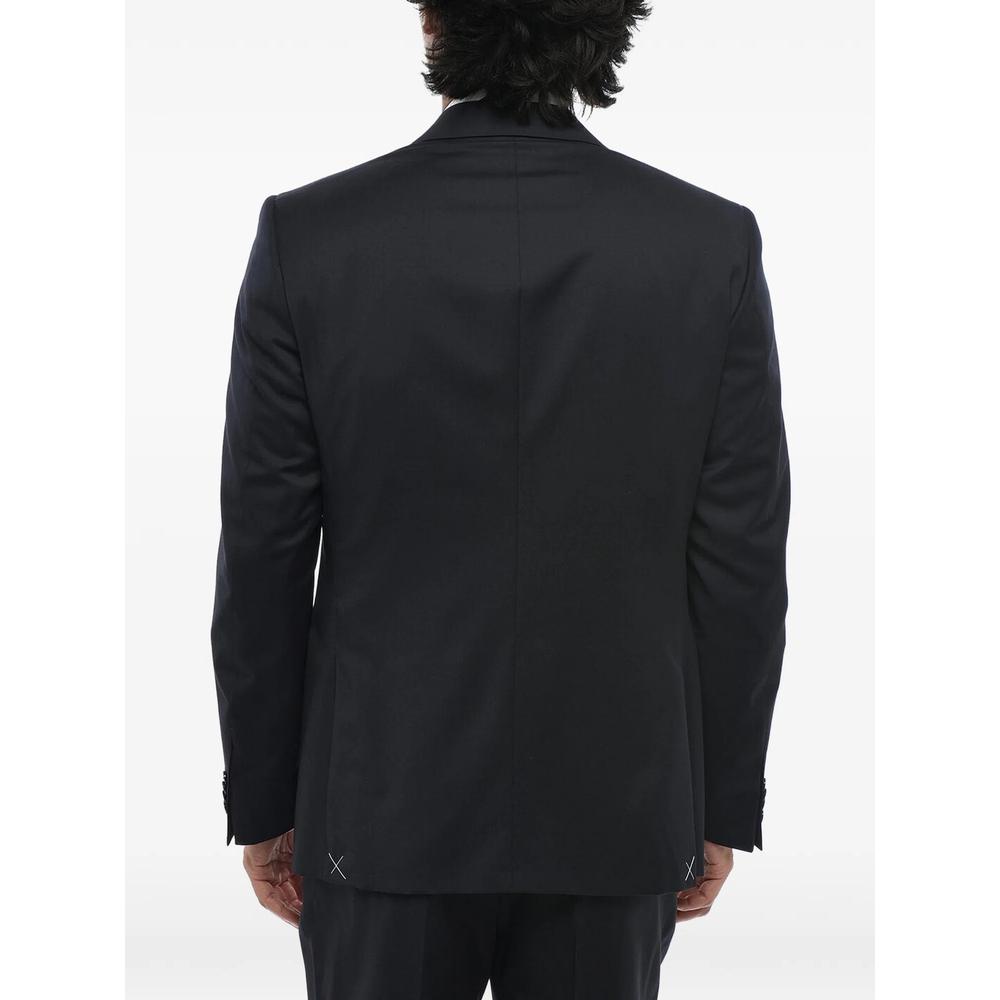 notched-lapel single-breasted suit 5