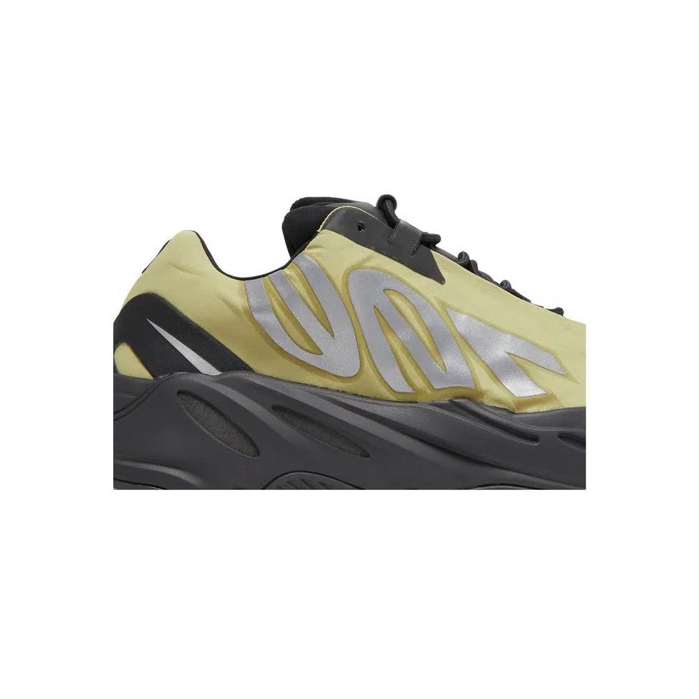 Кроссовки adidas Men's Yeezy Boost 700 MNVN 'Resin' 2