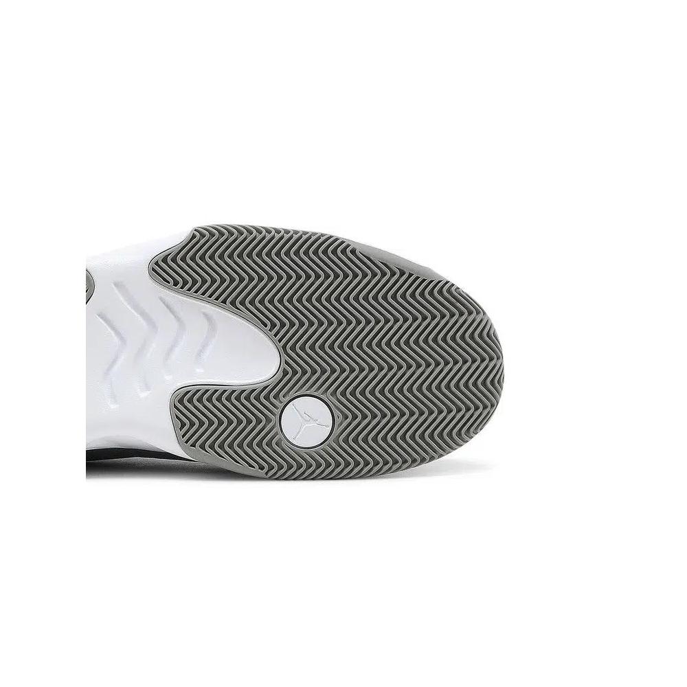 Кроссовки Air Jordan Max Aura 2 «Medium Grey» 5