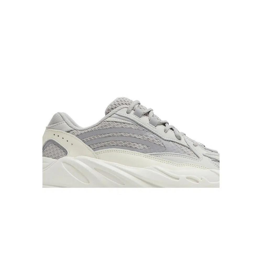 Кроссовки adidas Yeezy Boost 700 V2 'Static' 2