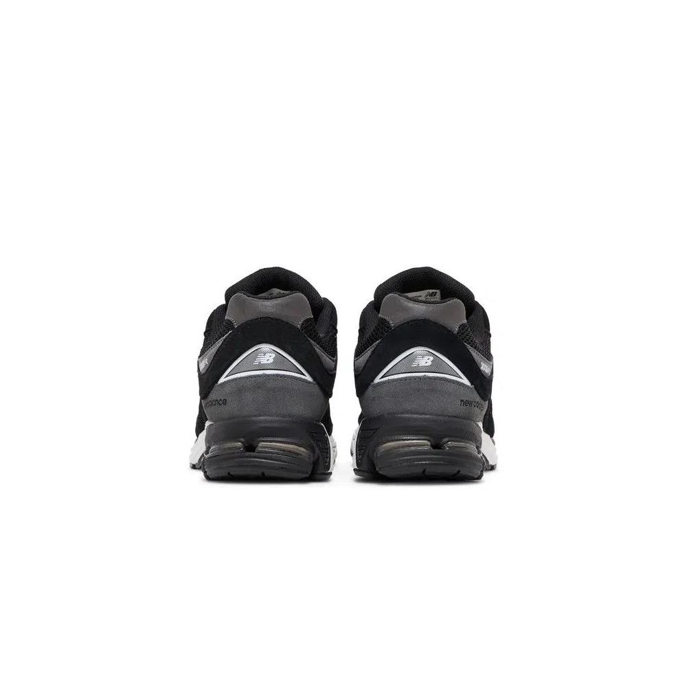 Кроссовки New Balance 2002R 'Black White Magnet' 6