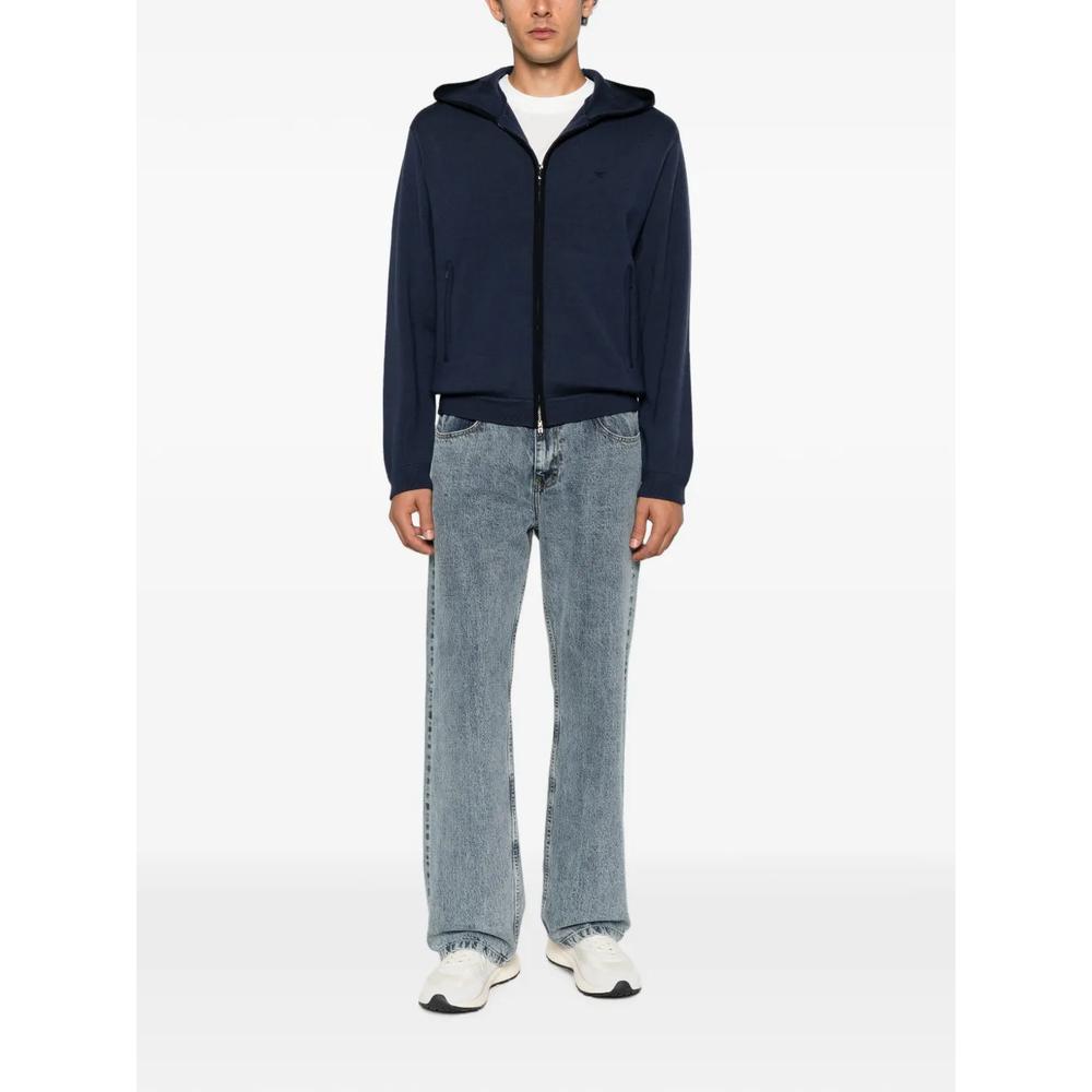 zip-up hoodie 2