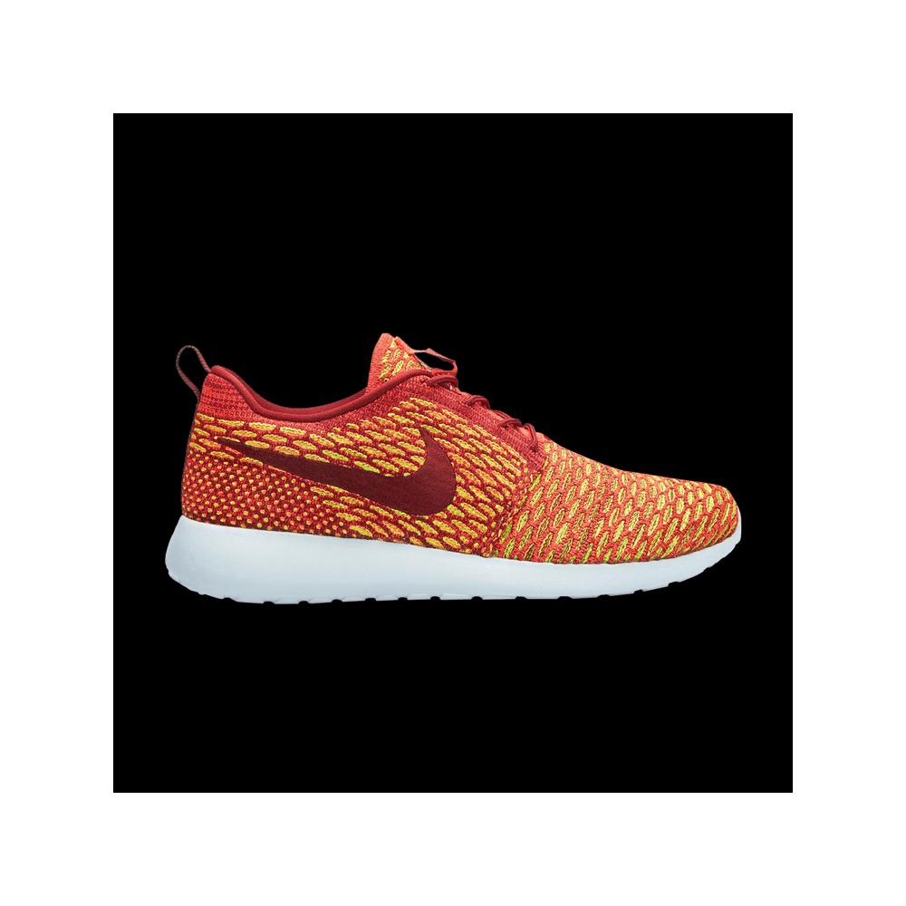 Бутсы Nike Wmns Roshe One Flyknit 'Team Red Crimson' 1
