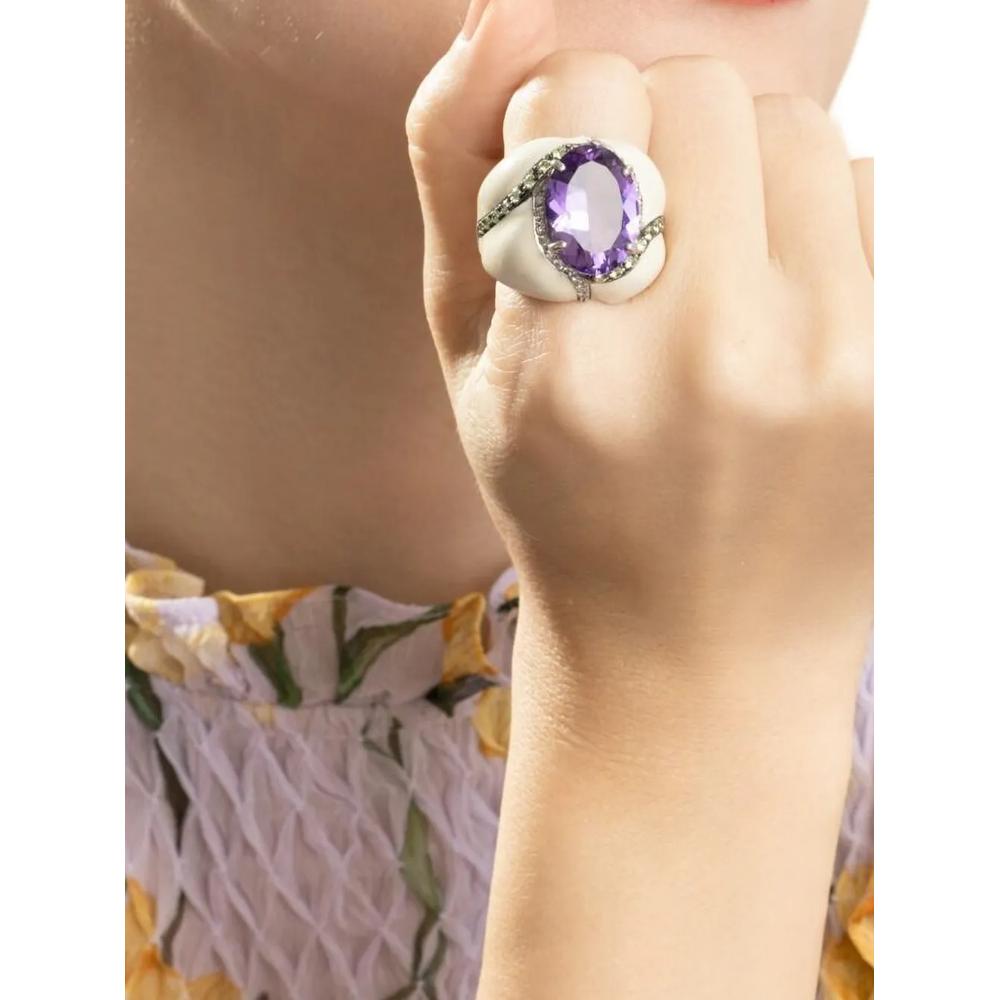 oval-shape diamond and amethyst ring 2