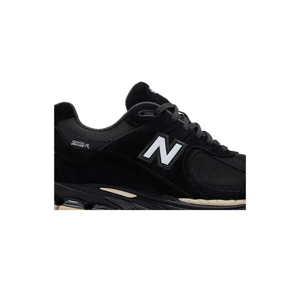 Образ жизни Бег New Balance 2002R 'Black Silver' 2