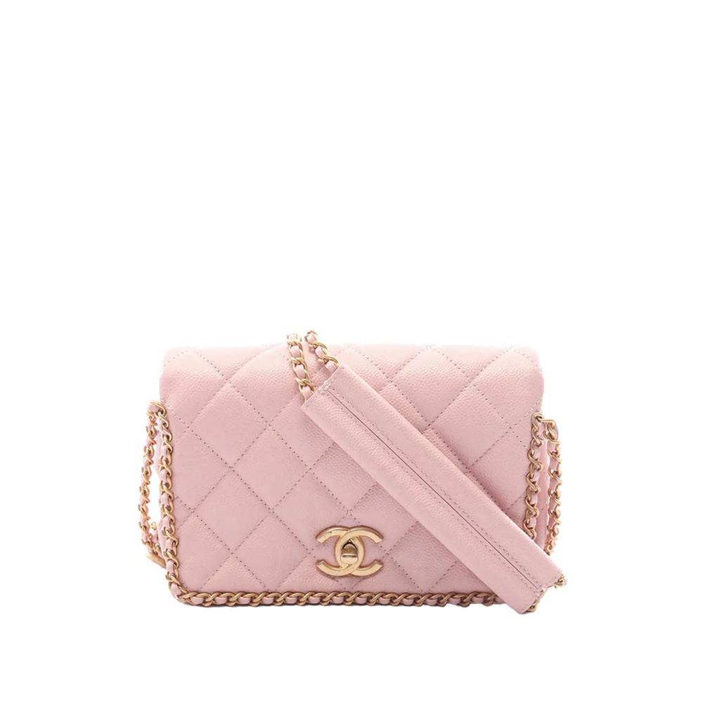 Сумка на плечо Quilted Caviar Chain Around Flap с логотипом CC (2021-2026 годы) 1