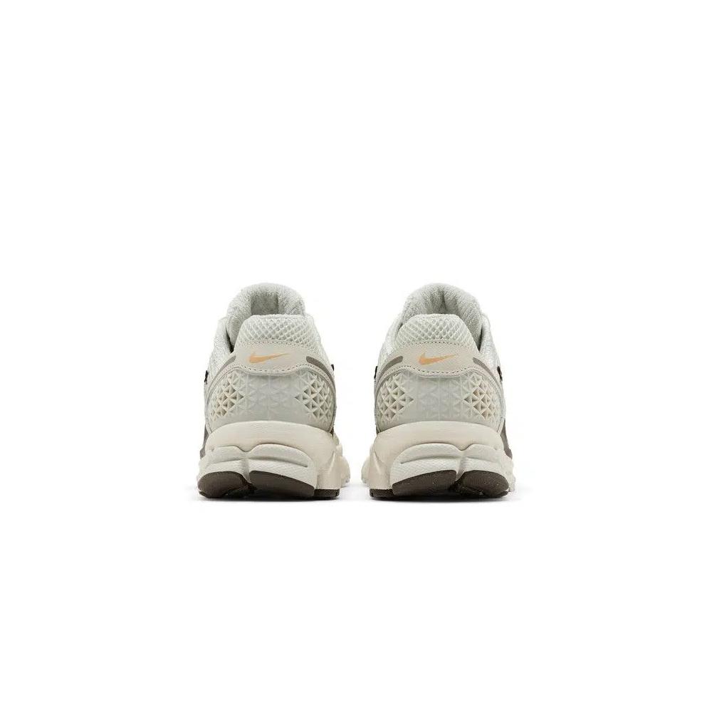 Кроссовки Nike Wmns Zoom Vomero 5 'Light Bone Sesame' 6