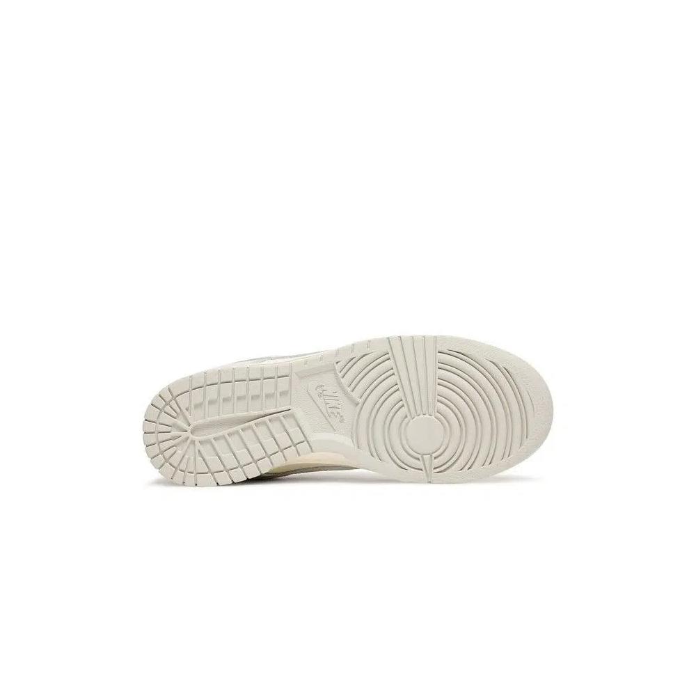 Кроссовки Nike Wmns Dunk Low 'Light Bone' 4