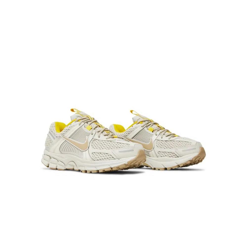 Кроссовки Nike Wmns Air Zoom Vomero 5 'Light Bone' 8
