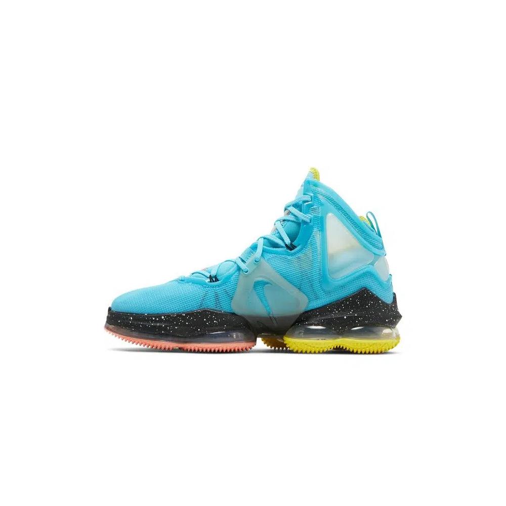 Кроссовки Nike LeBron 19 'Christmas' 3