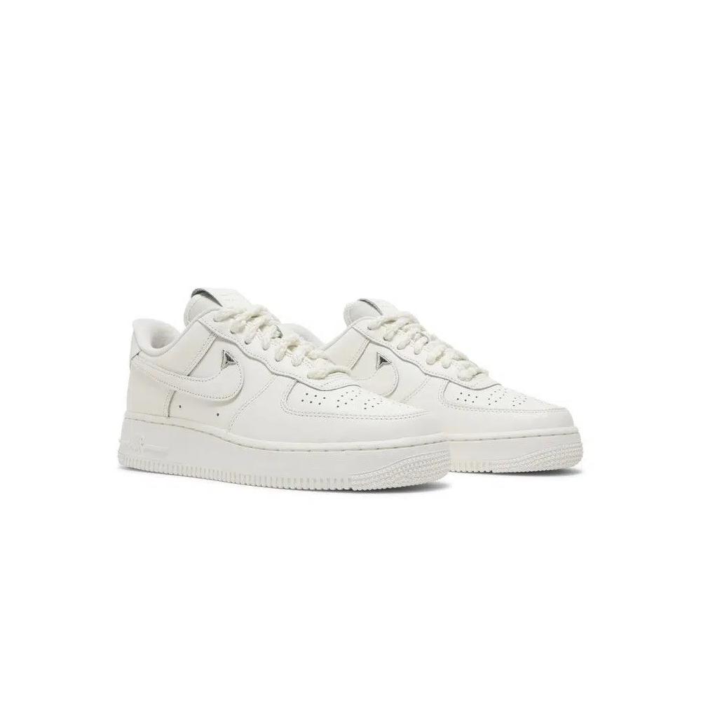 Кроссовки Nike Wmns Air Force 1 '07 LV8 'Needlework' 8