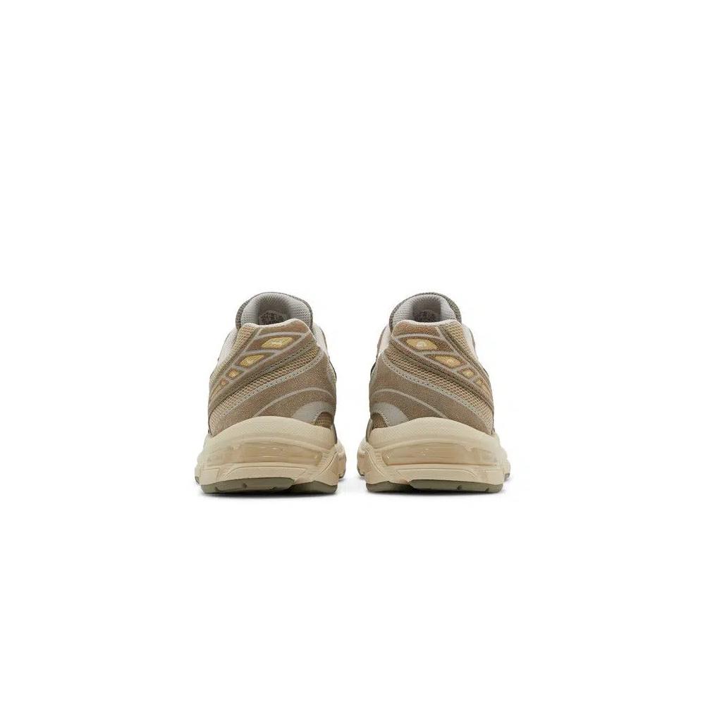 Беговые кроссовки ASICS Wmns Gel 1130 'Wood Crepe Mink' 6
