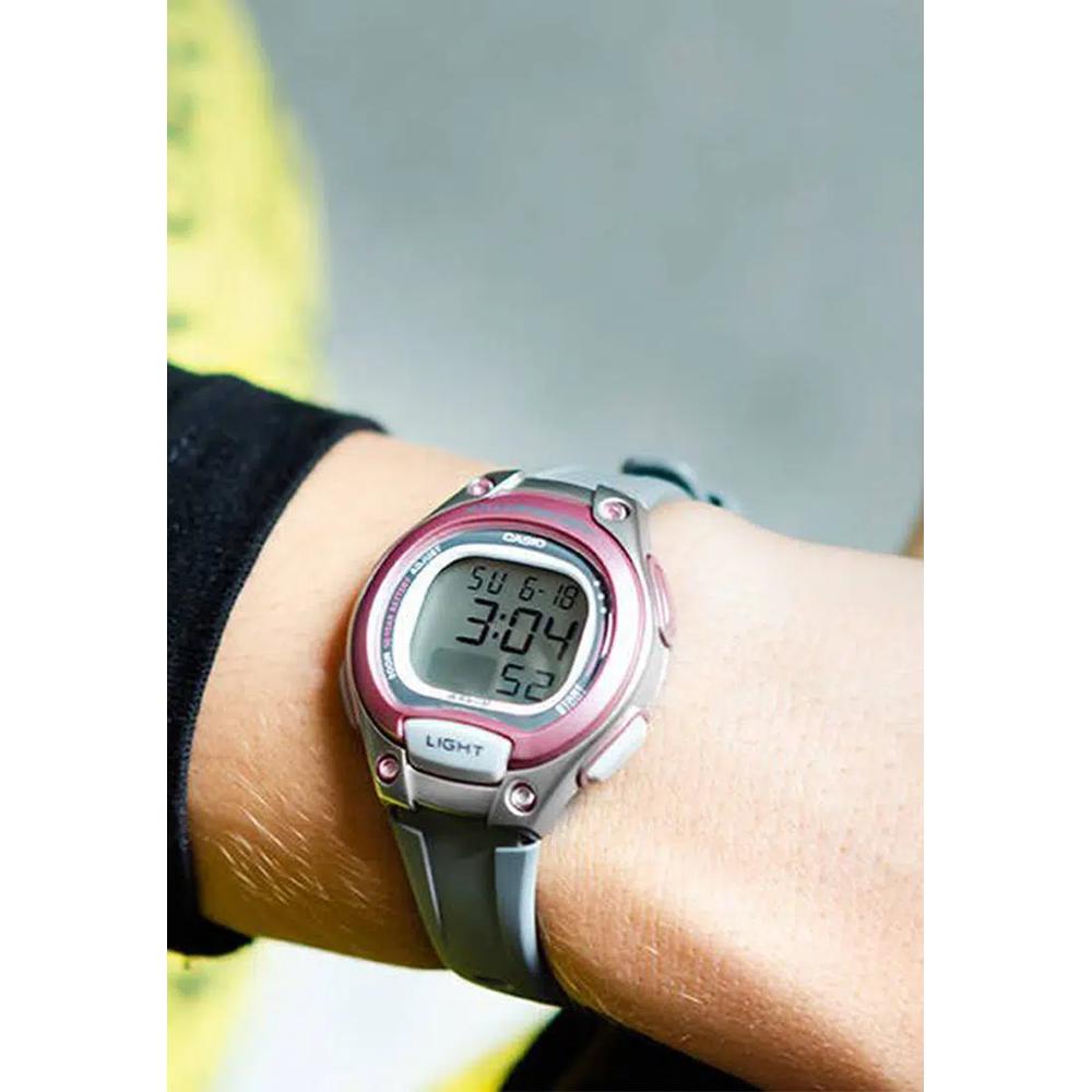 Детские цифровые часы LW-203-8AV, серый ремешок из смолы 5