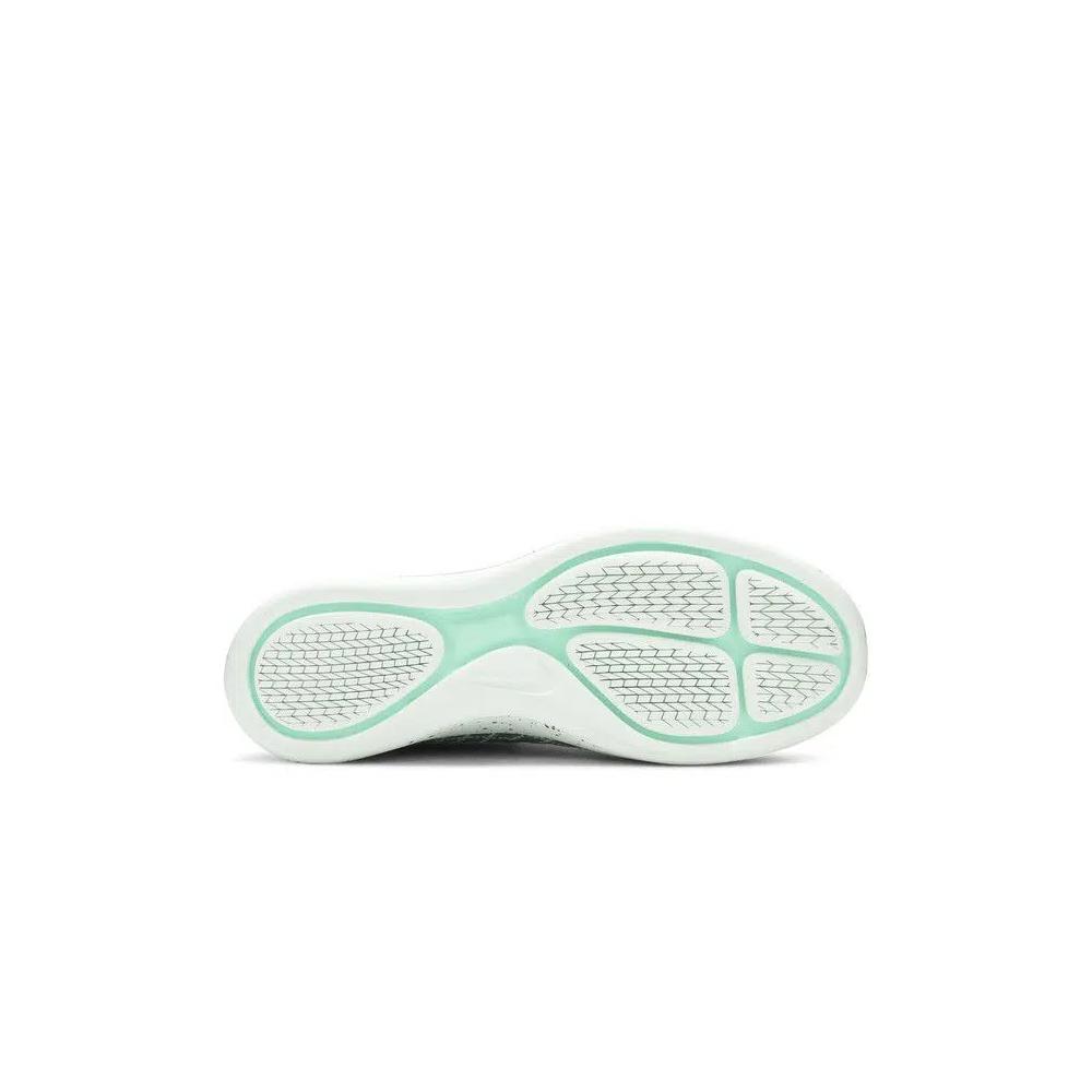 Кроссовки Nike Wmns LunarEpic Flyknit Shield 4
