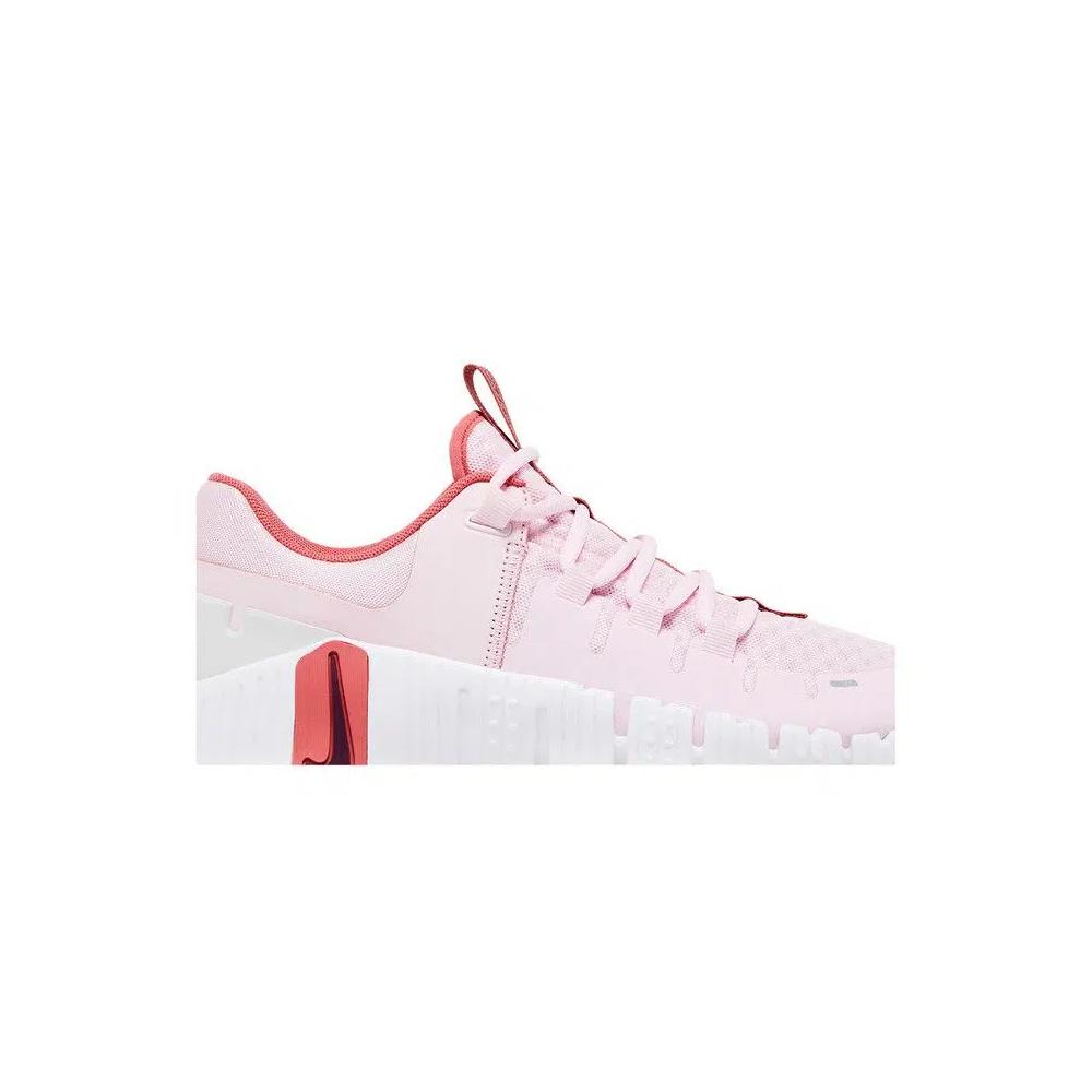 Кроссовки Nike Wmns Free Metcon 5 Premium 'Pink Foam Adobe' 2