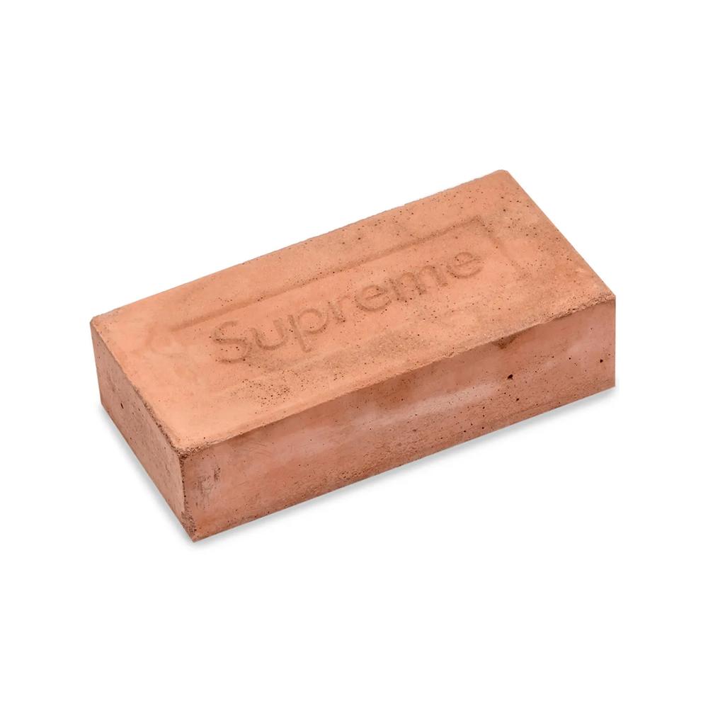 Кирпич с логотипом Supreme 1