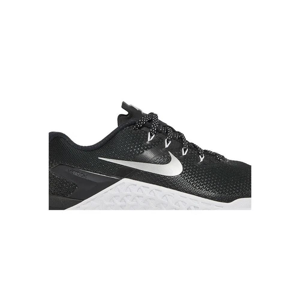 Кроссовки Nike Wmns Metcon 4 'Black Metallic Silver' 2