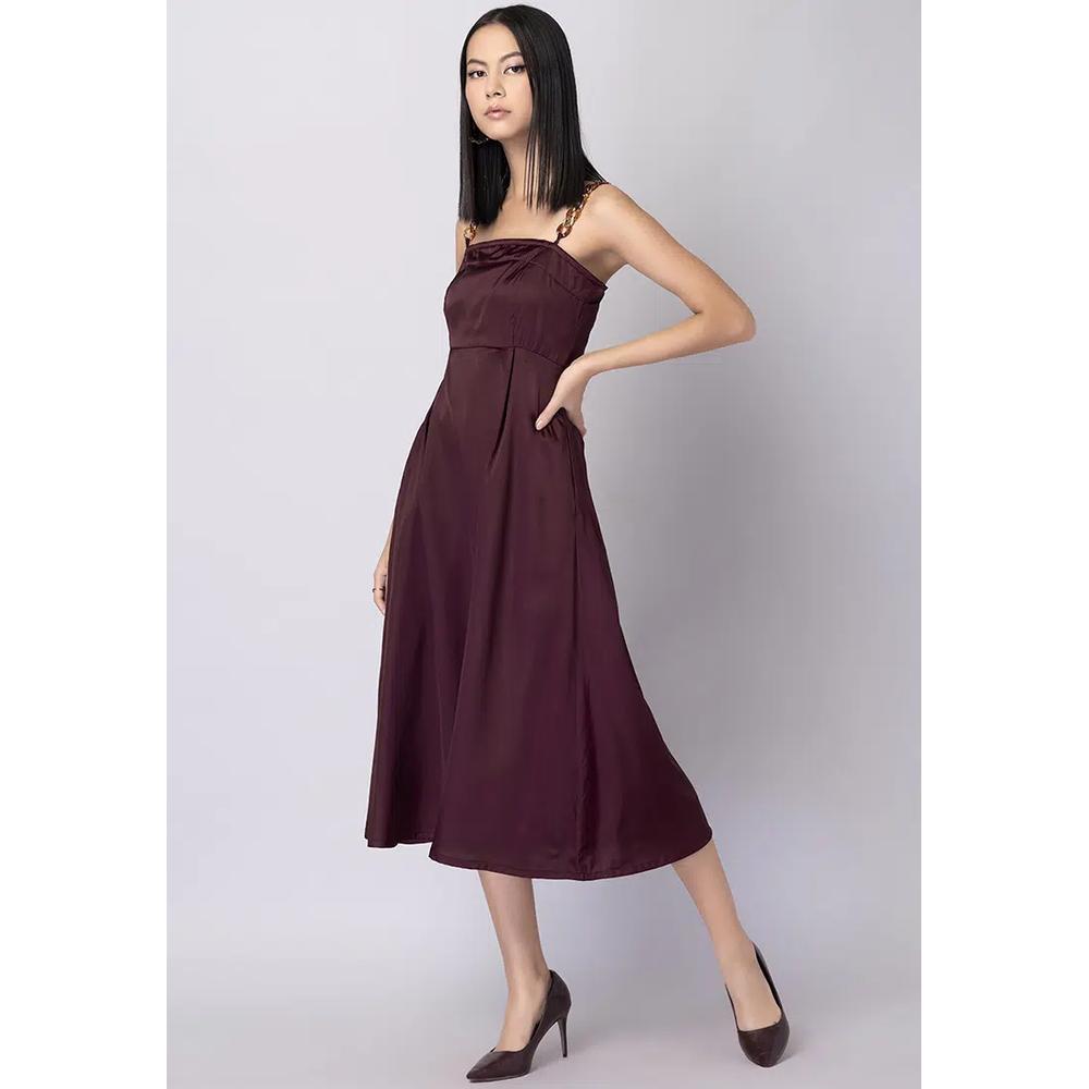 Бордовое сатиновое платье-миди с цепочкой 3