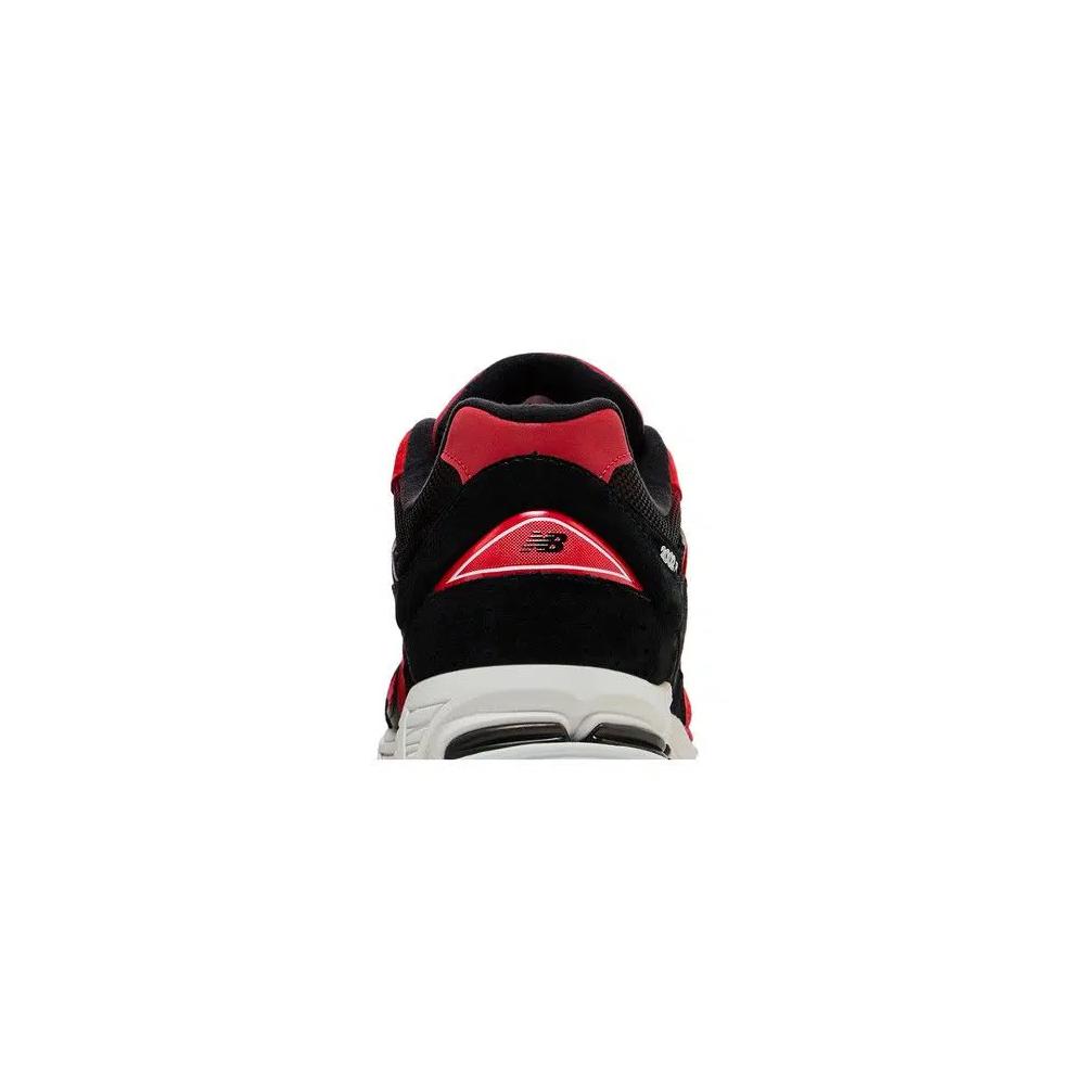 Кроссовки New Balance 2002R 'True Red Black' 7