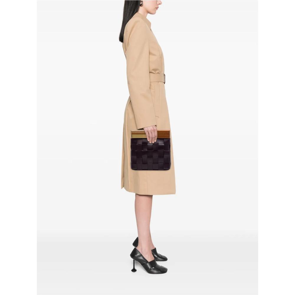 2019-2020 Lambskin Maxi Intrecciato The Snap clutch bag 2