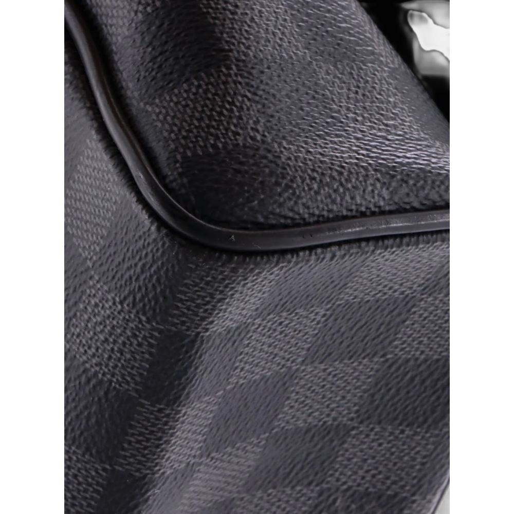 District NM Messenger Bag Damier Graphite MM crossbody bag 5