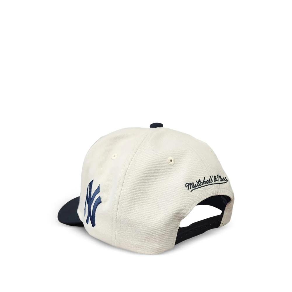 Кепка Yankees с вышивкой из коллаборации с MLB 2