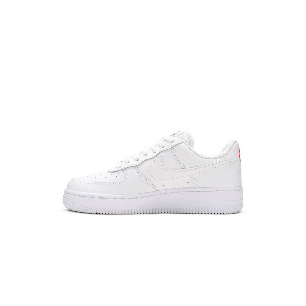 Кроссовки Nike Wmns Air Force 1 '07 Essential 'Summit White Solar Red' 3