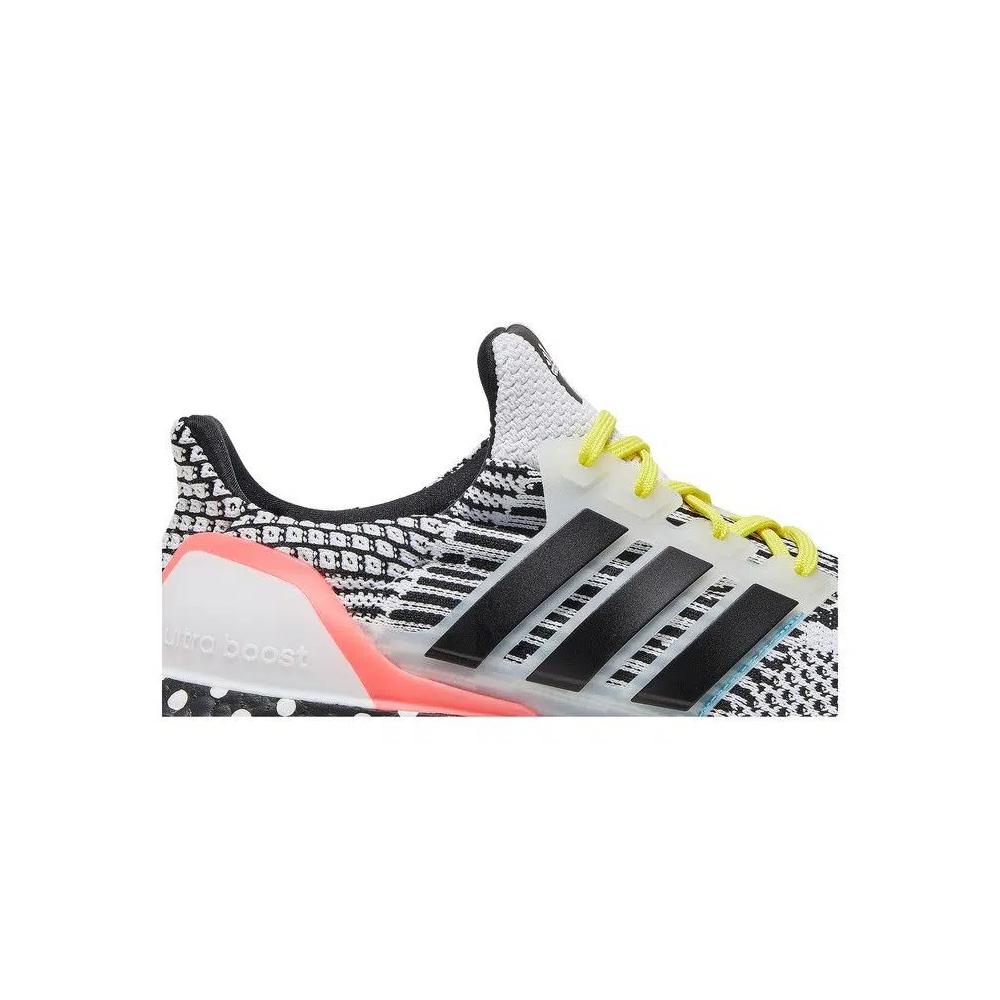Кроссовки adidas UltraBoost 5.0 DNA 'Multi Pattern - White Black' 2