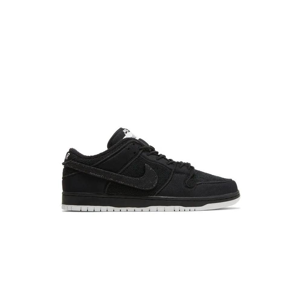 Кроссовки Gnarhunters x Nike Dunk Low SB 'Black' 1