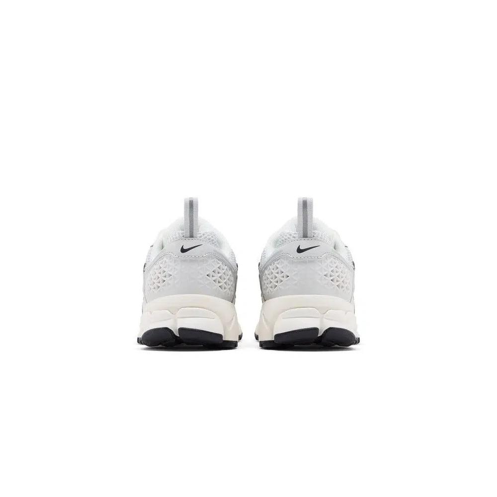 Кроссовки для бега Nike Vomero 5 GS 'Photon Dust Chrome' 6