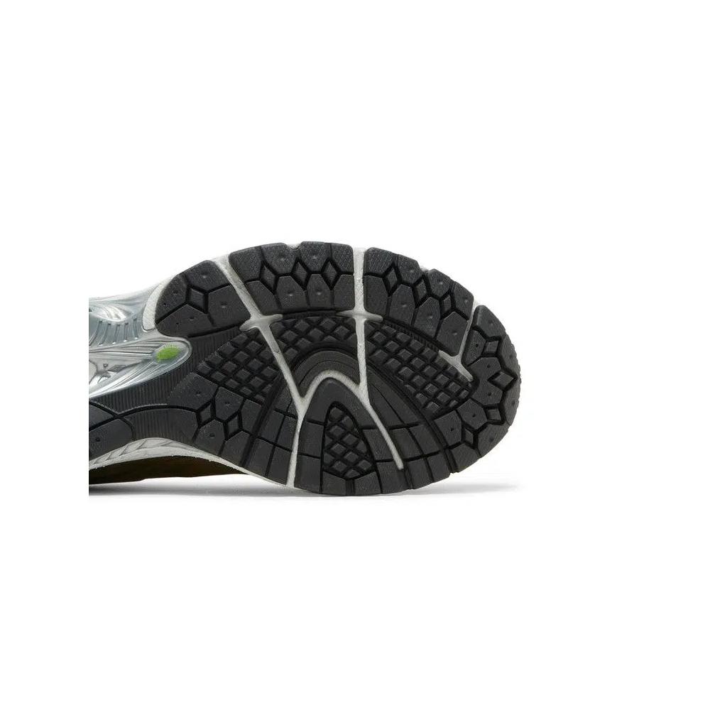 Кроссовки New Balance 2002 'Camo Green' 5