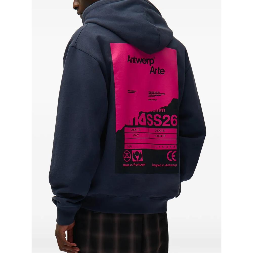Худи с вышитым логотипом 2