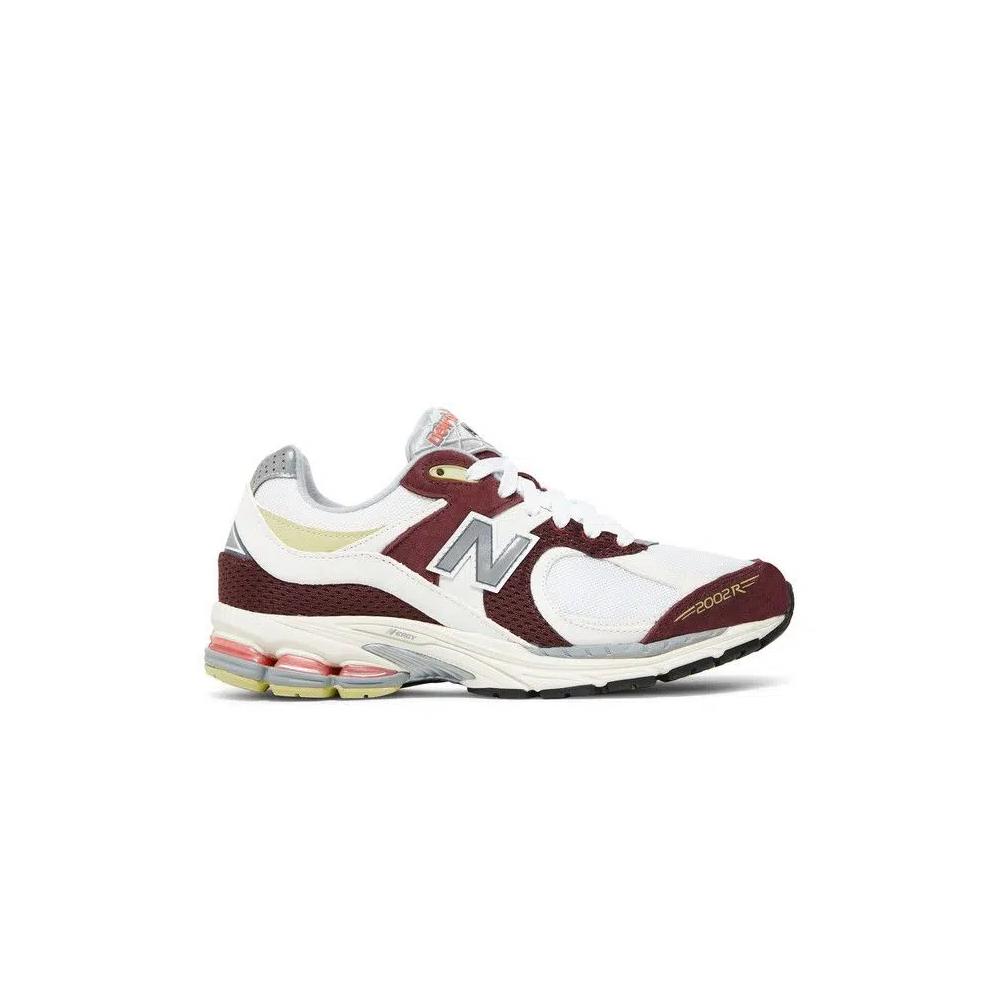 Кроссовки Up There x New Balance 2002R «Backyard Legends II» 1