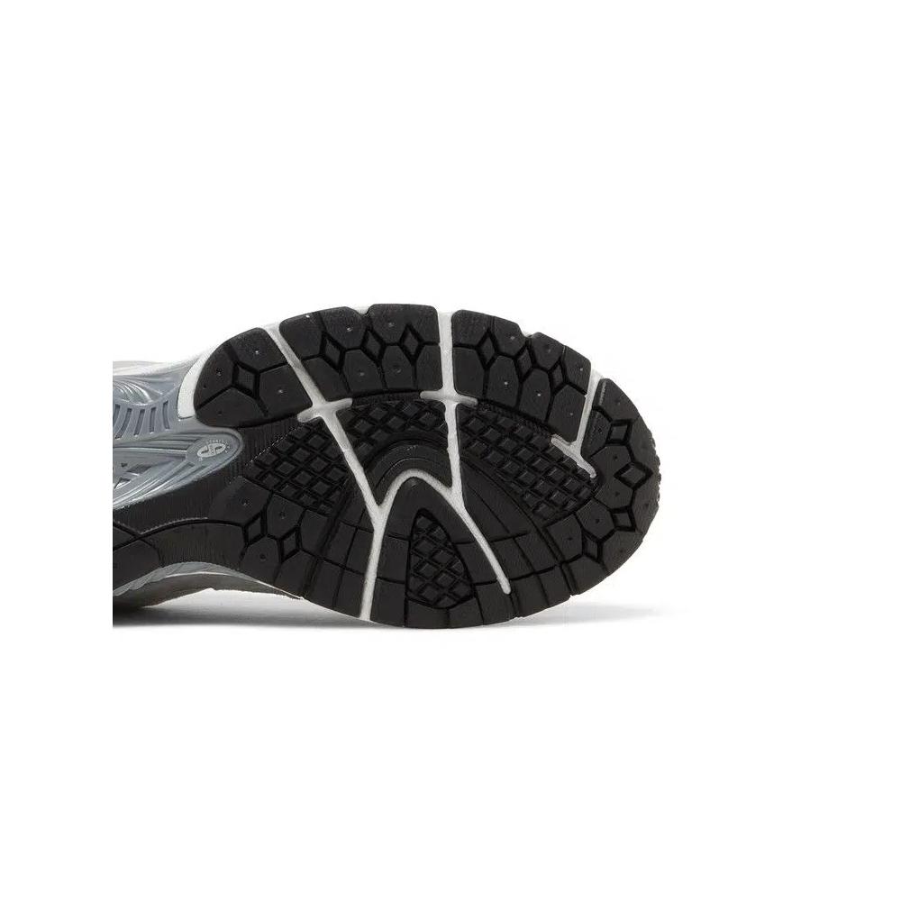 Кроссовки New Balance 2002R 'Steel Orca' 5