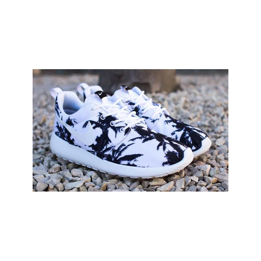 Бутсы Nike Wmns Roshe Run 'Palm Trees' 1