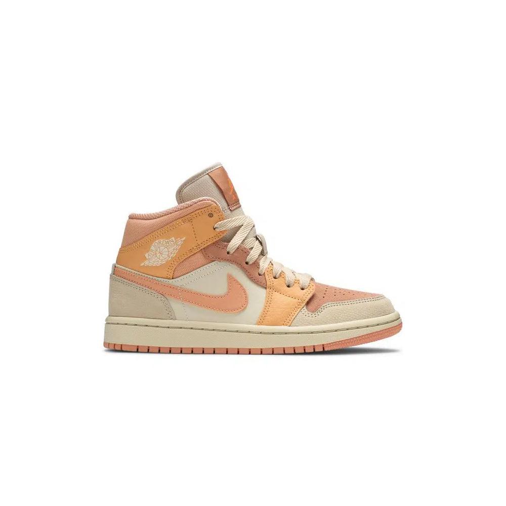 Кроссовки Wmns Air Jordan 1 Mid 'Apricot' 1