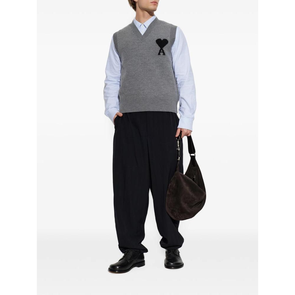 Ami de Coeur V-neck vest 2