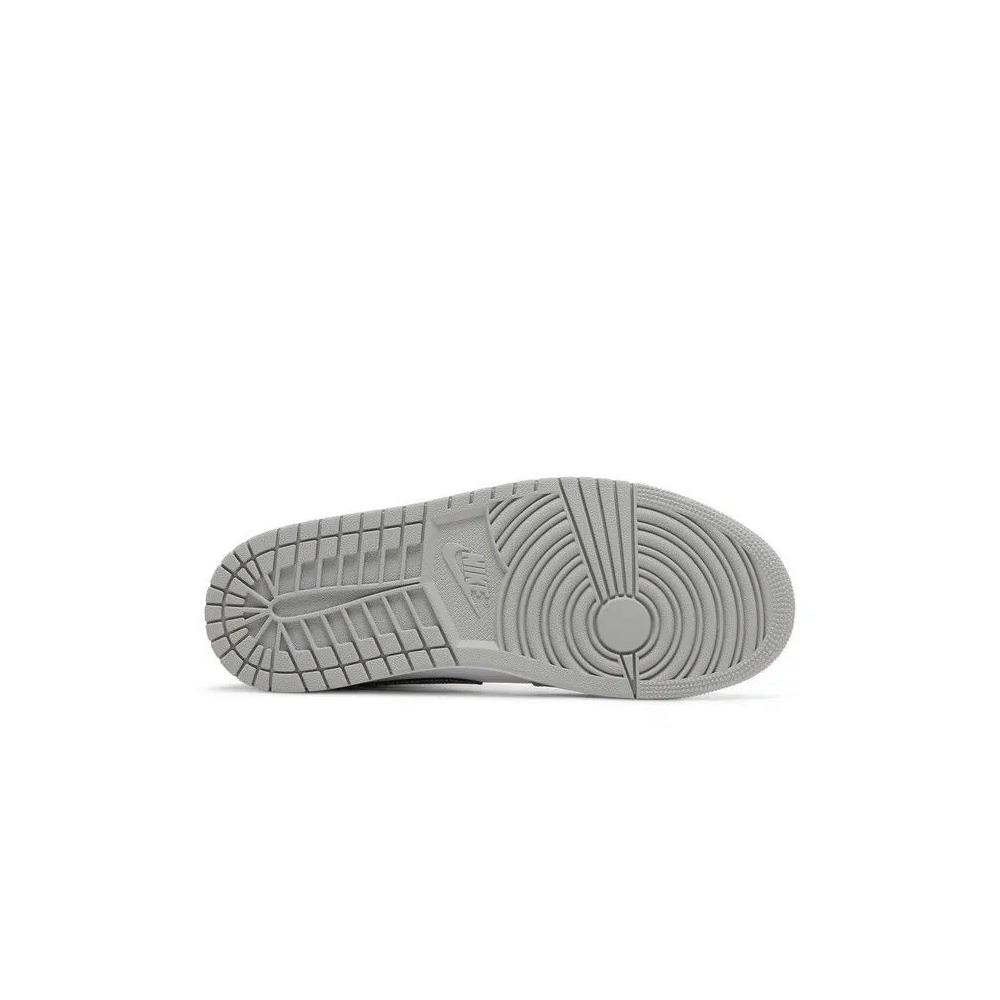Кроссовки Air Jordan 1 Mid 'Light Smoke Grey' 4