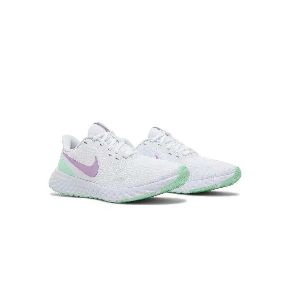Кроссовки Nike Wmns Revolution 5 'White Green Glow Violet' 8