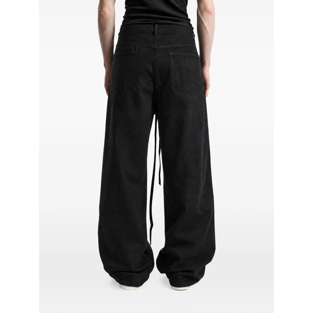 Modest belted wide-leg jeans 4