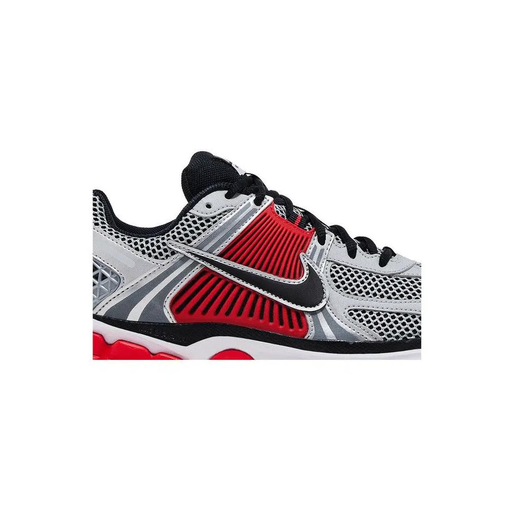 Кроссовки Nike Air Zoom Vomero 5 «Bright Crimson Metallic Silver» 2