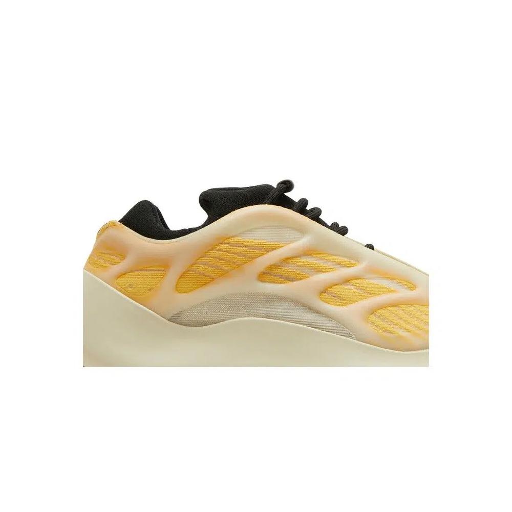 Кроссовки adidas Yeezy 700 V3 'Mono Safflower' 2