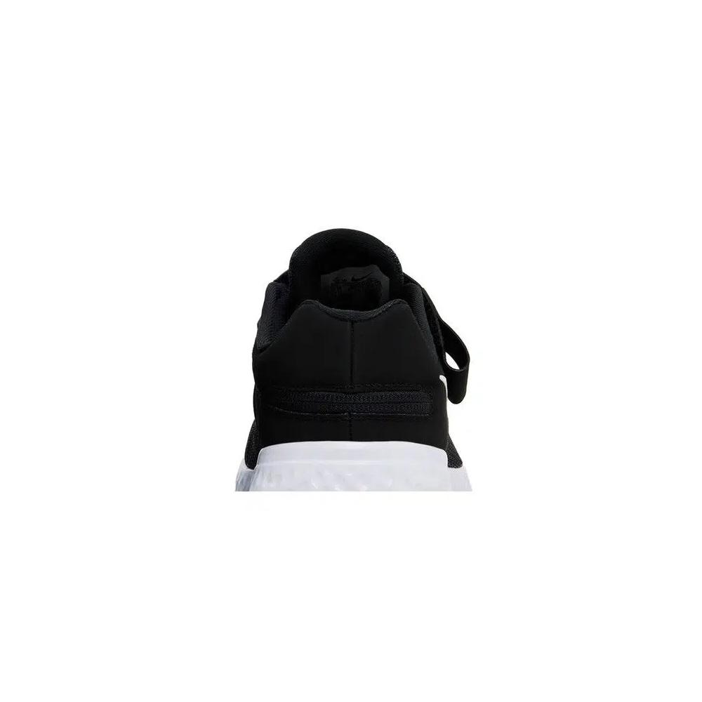 Кроссовки Nike Revolution 6 FlyEase GS 'Black White' 7