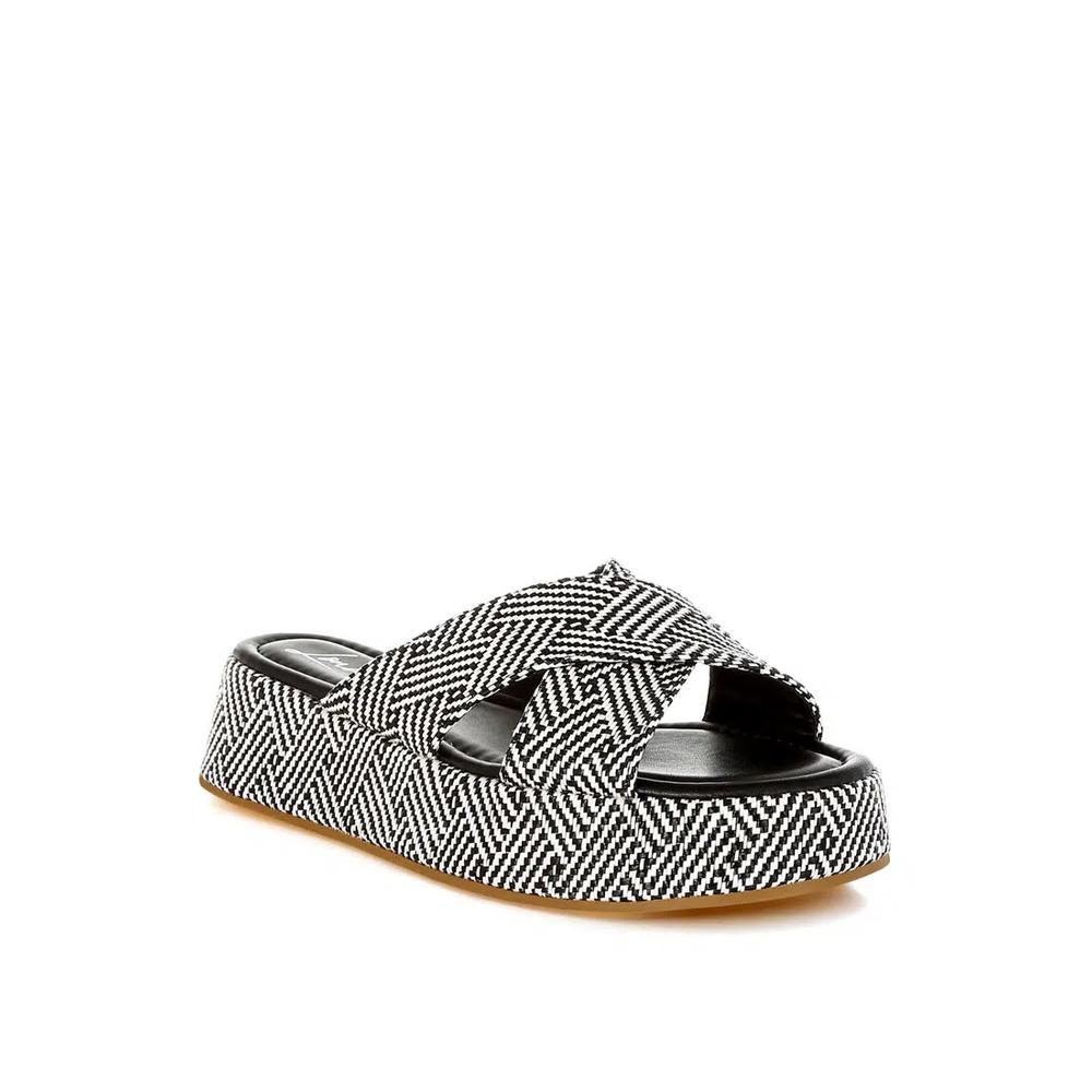 Raffia Flatform Slip Ons в черно-белом цвете 2