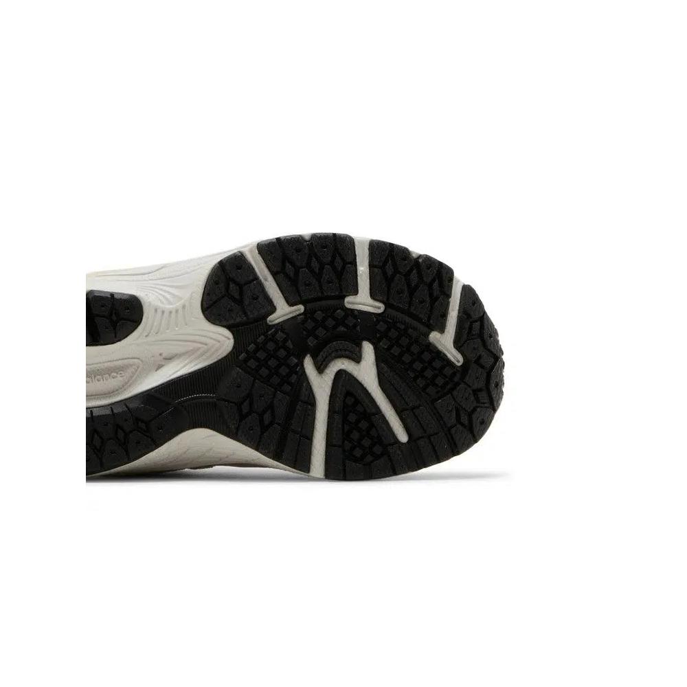 Кроссовки New Balance 2002R Toddler 'Sandstone Magnet' 5