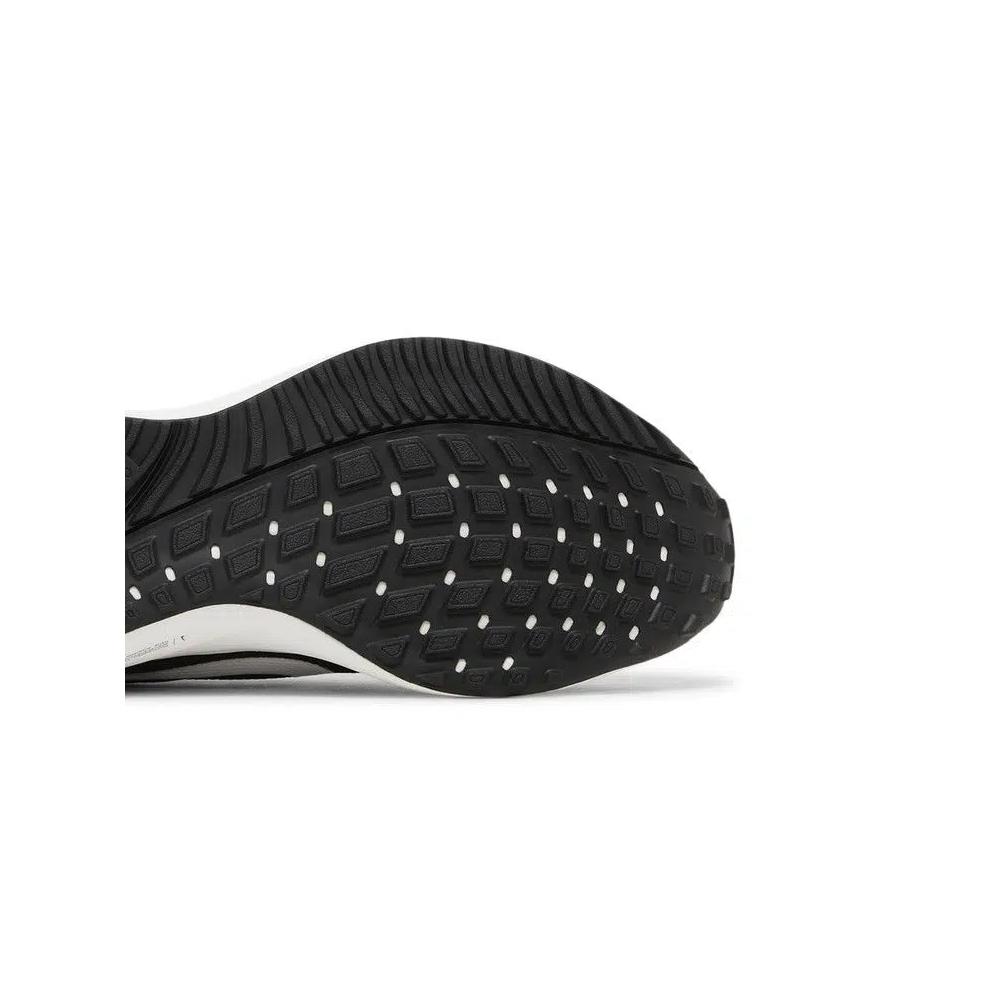 Кроссовки Nike Air Zoom Vomero 16 'Black White' 5