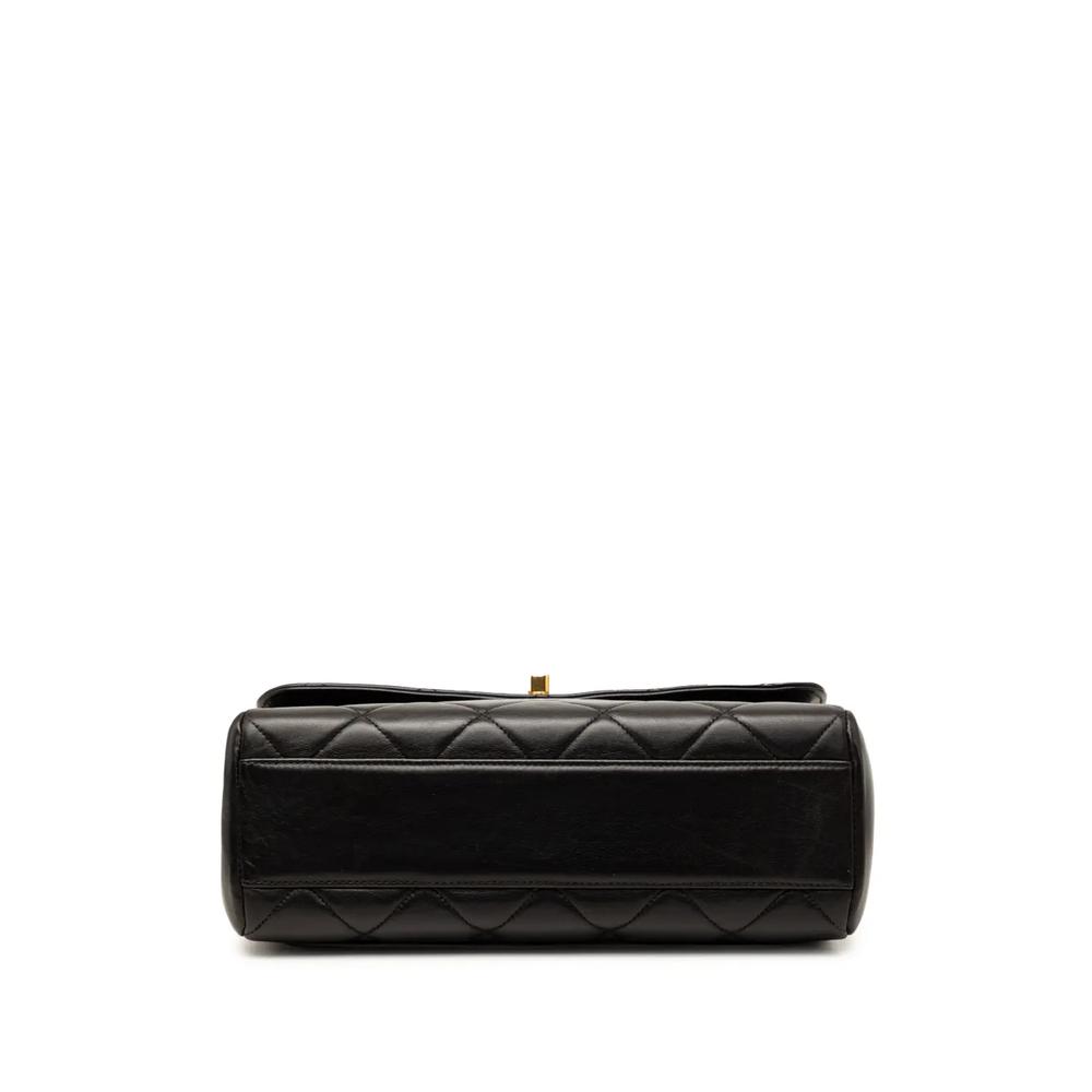 Маленькая сумка через плечо Square Quilted Lambskin Straight Single Flap (1994-1996 годы) 4