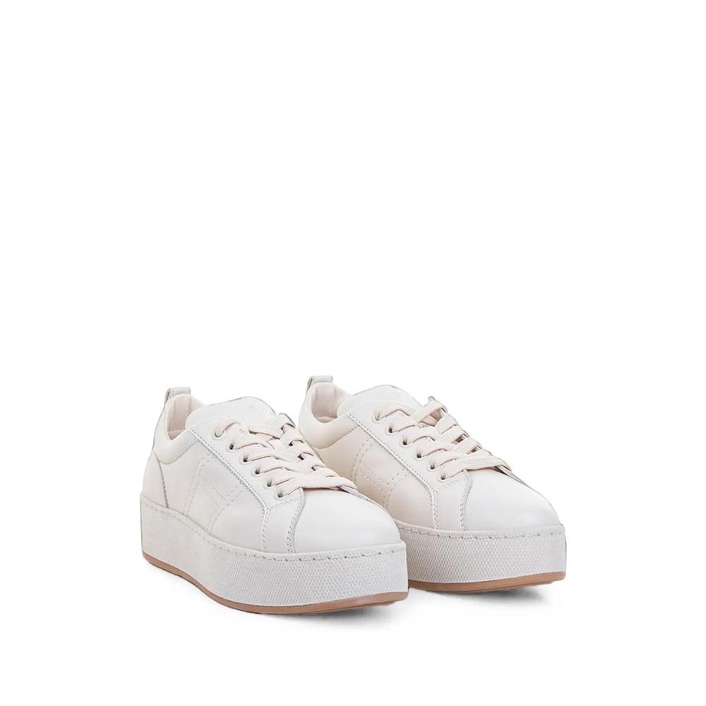 round-toe sneakers 2