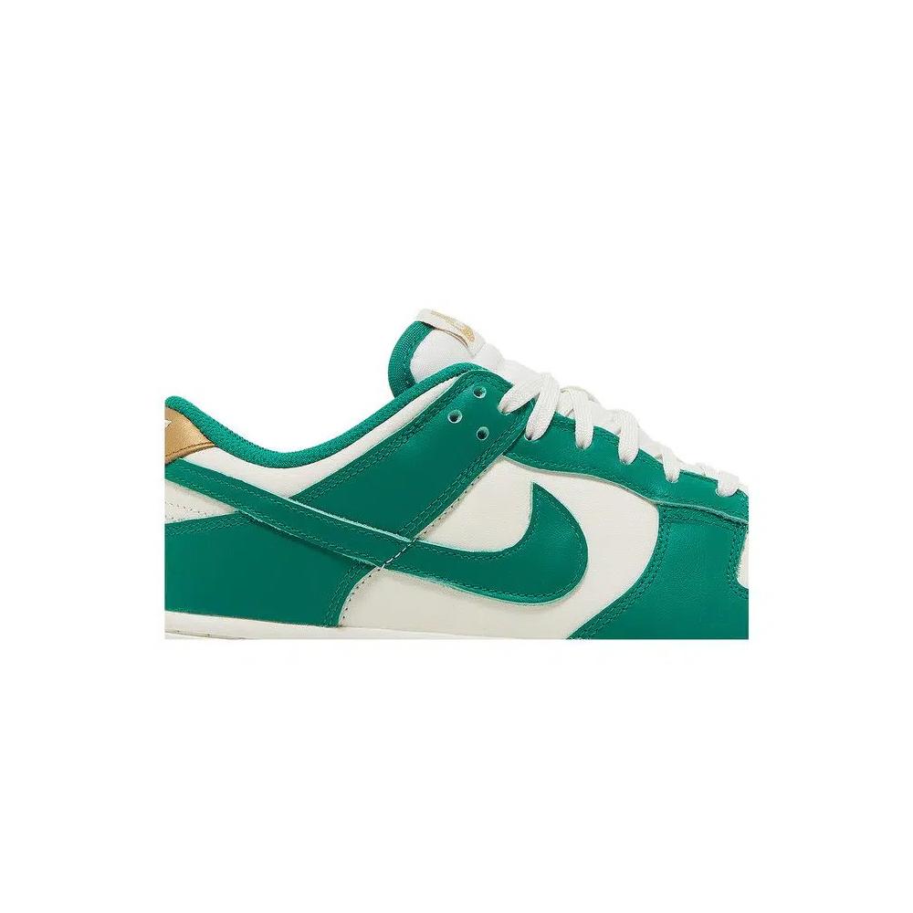 Кроссовки Nike Wmns Dunk Low 'Malachite Metallic Gold' 2